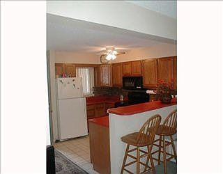 4th image of 146 W Grand Ave APT 12