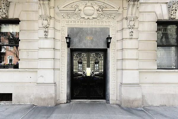 Rented by Buchbinder & Warren | media 25