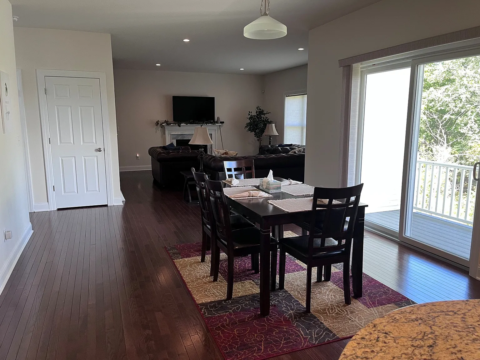 4 bed, 2.5 bath, 2506 sqft, $4,850 — Photo 4