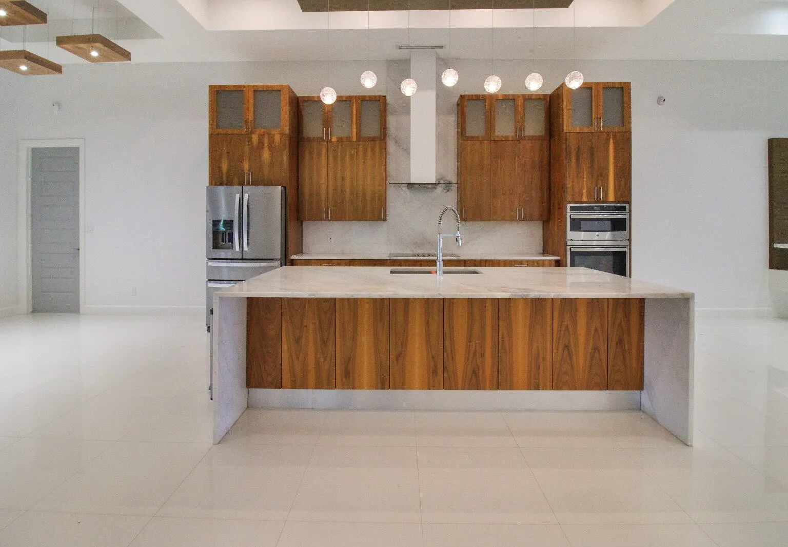 4 bed, 4.0 bath, 2587 sqft, $2,950 — Photo 3