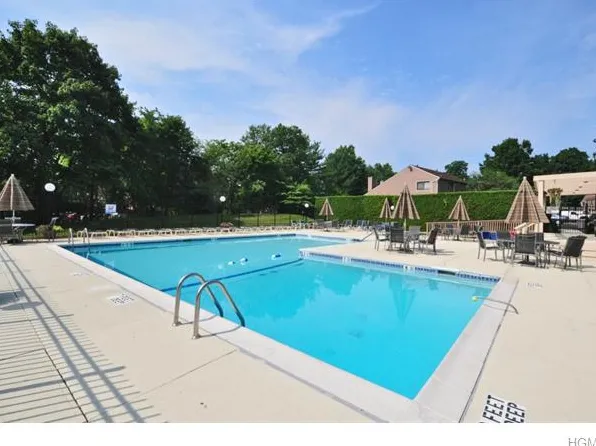 19 James Ct, Port Chester, NY 10573