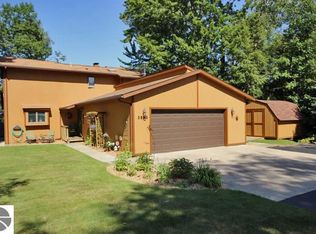 2593 Twin Bay Dr, Traverse City, MI