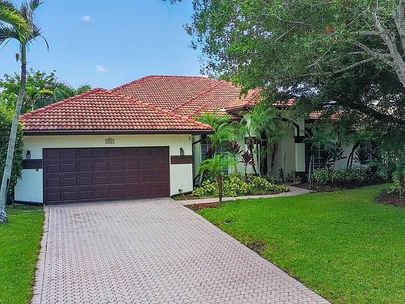2nd image of 913 SW LIGHTHOUSE Drive