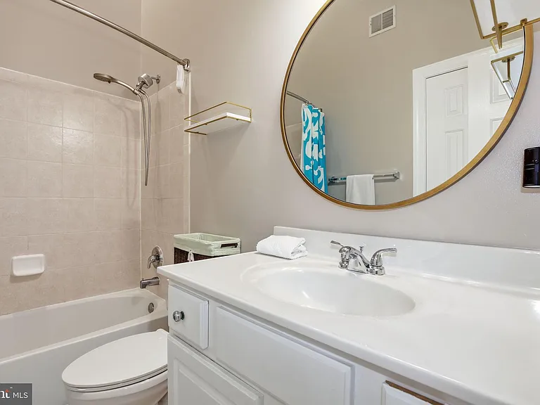 3826 Elmwood Towne Way — Photo 17