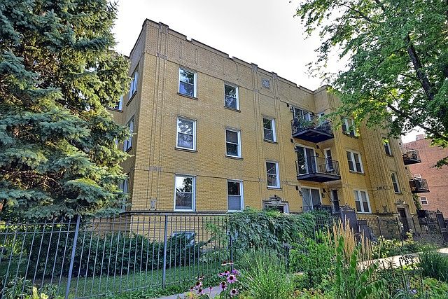 1st image of 3801 W Ainslie St APT 1E