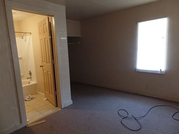 5th image of 300 1/2 W 14th St