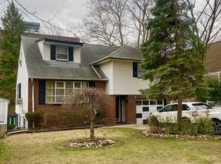 1075 Anna St, Teaneck, NJ 07666