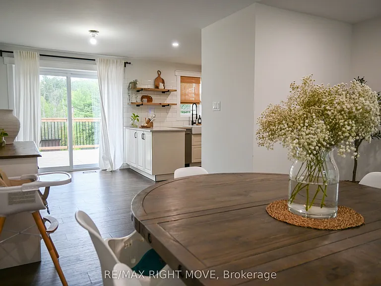 4287 Huronia Rd — Photo 8