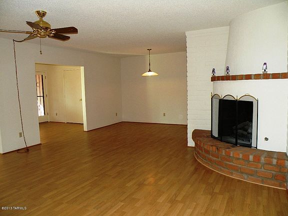 2nd image of 240 E Placita Del Iris N