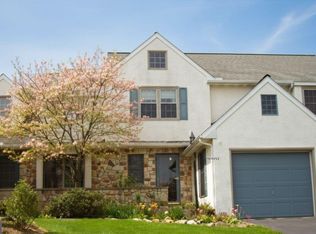 21 Meadowview Dr, Elverson, PA 19520