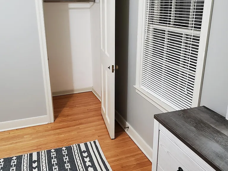 220 W 21st St #3 — Photo 14