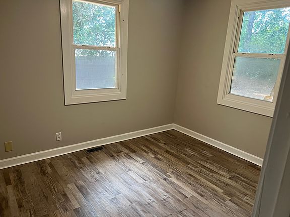 4th image of 18 Copeland St