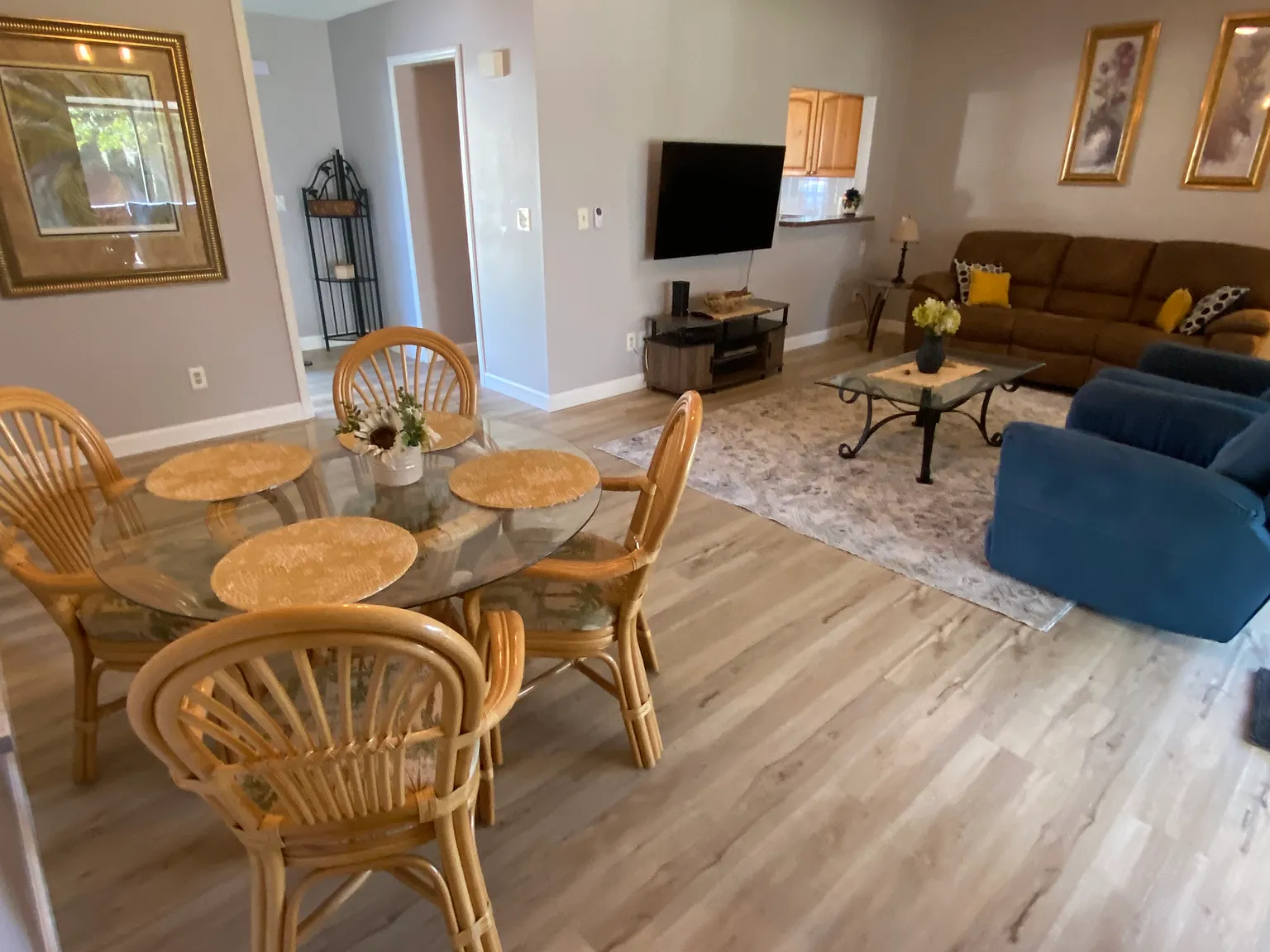 325 Windrush Loop — Photo 4
