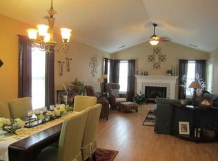 1657 Penny Ln APT B, Crystal Lake, IL 60014