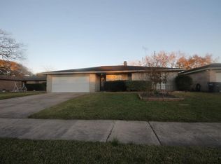10507 Gulfstream Ln, Sugar Land, TX 77498