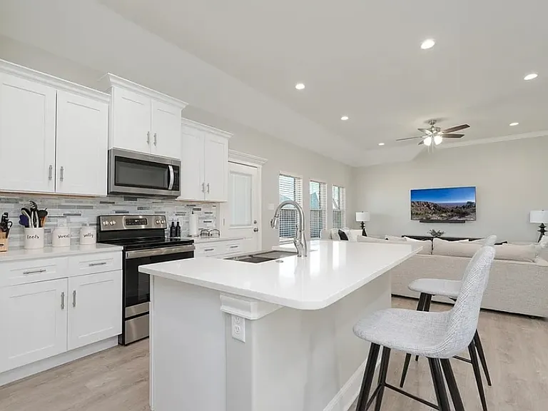 306 Evening Shade Ln — Photo 7