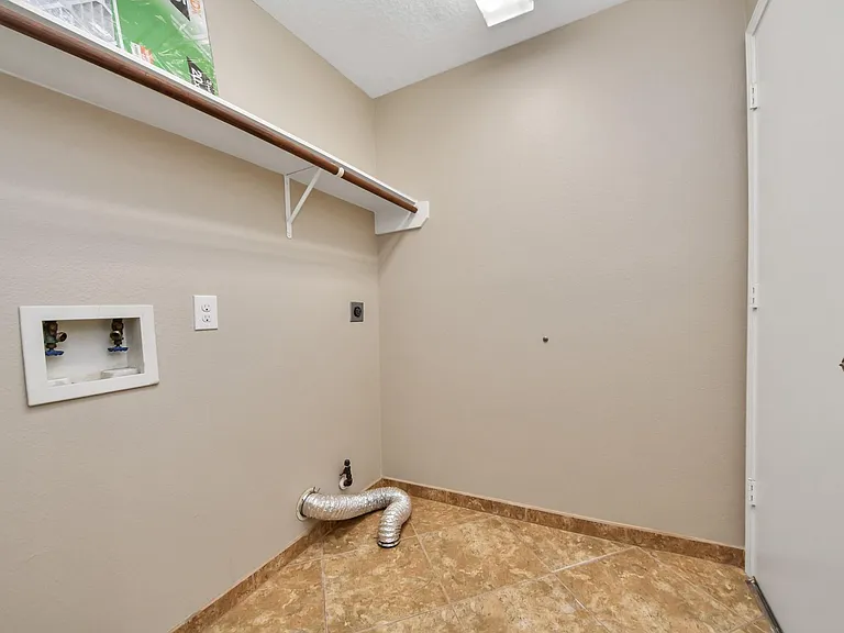 3003 Silver Spur Dr — Photo 9