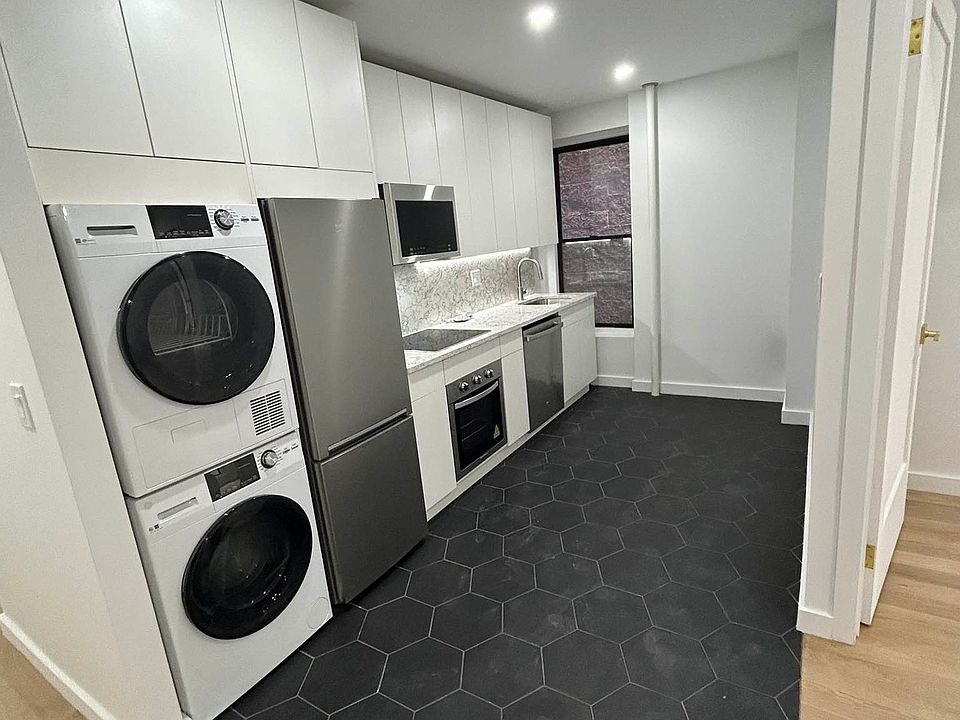 1st image of 251 Pacific St #I