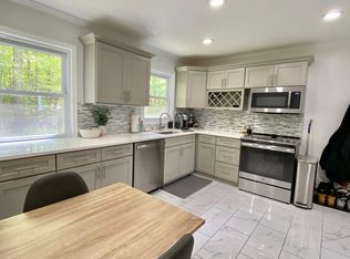 10 Winthrop Ave FLOOR 2, Latham, NY 12110