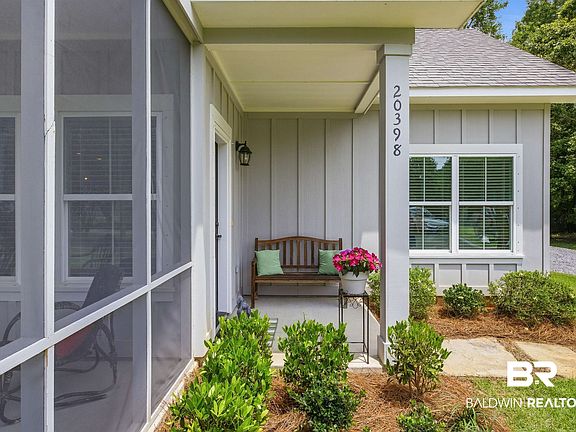 5th image of 20398 Beecher St