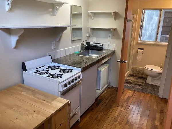 7316 SW 32nd Ave — Photo 4