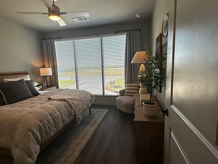 FM 1102 — Photo 13