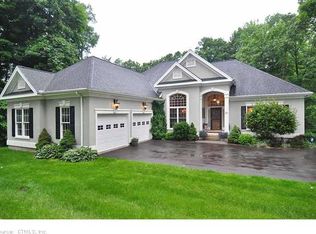 21 Worthington Dr, Bloomfield, CT 06002