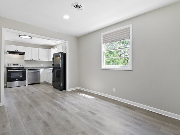 5th image of 3248 Crowe Dr