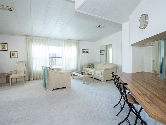 4th image of 1453 Barefoot Cir