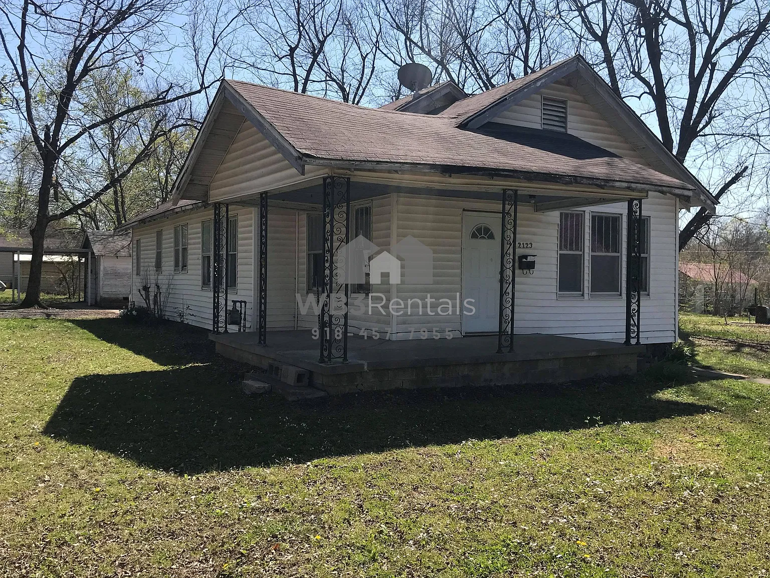 3 bed, 1130 sqft, $900 — Photo 1