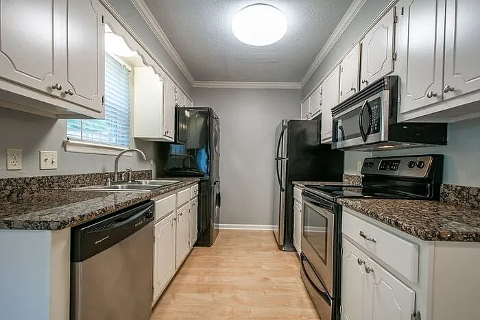 Building Photo - 8120 W Markham St #2