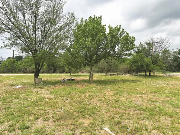 325 Mulberry St, Mason, TX 76856