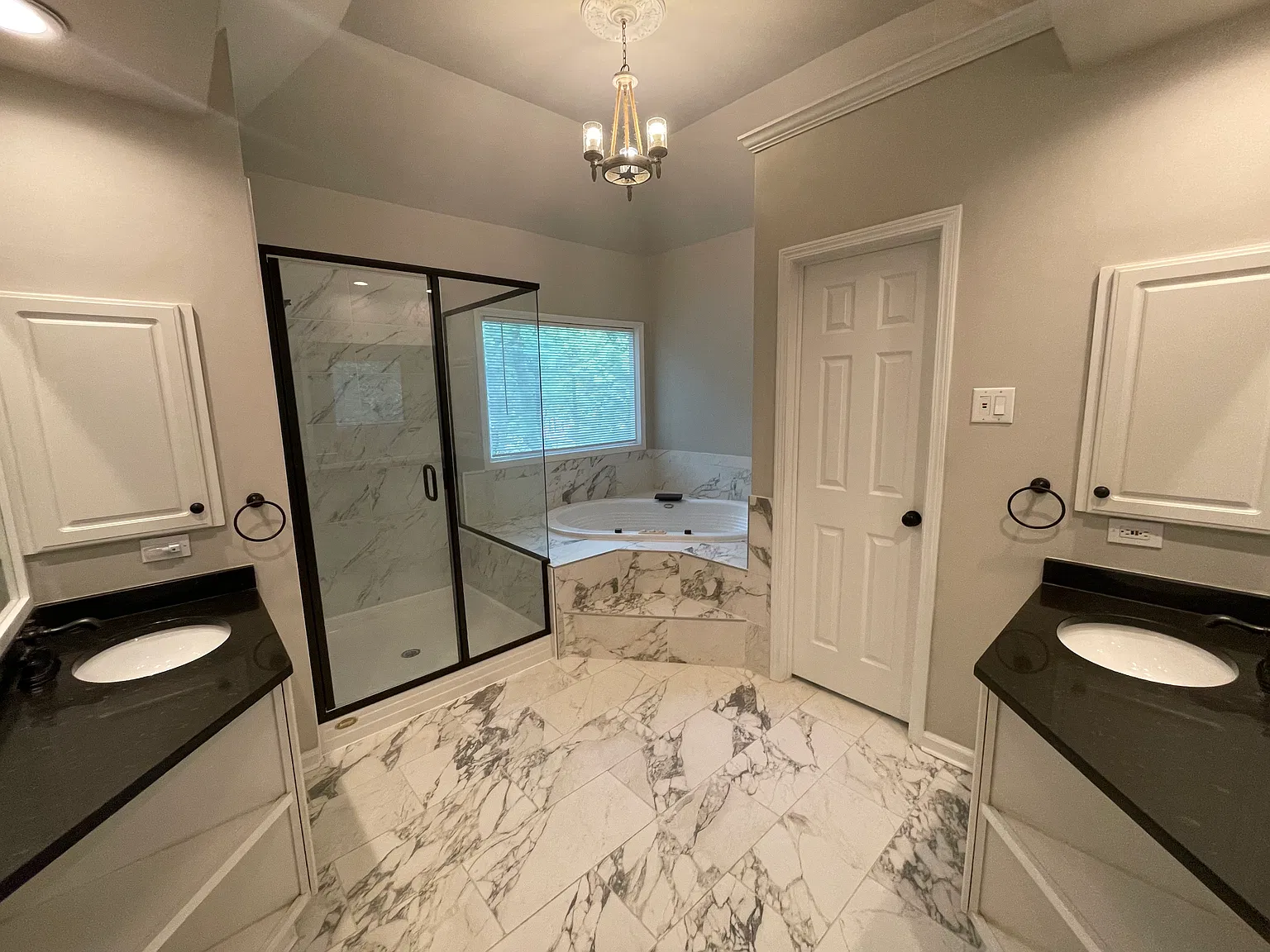 4 bed, 2595 sqft, $2,950 — Photo 4