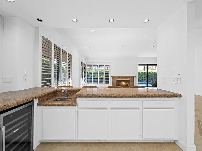 75 Colgate Dr — Photo 16