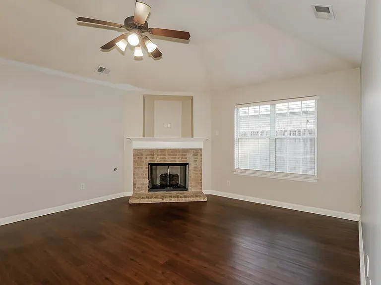 1719 Brentford Cv — Photo 4