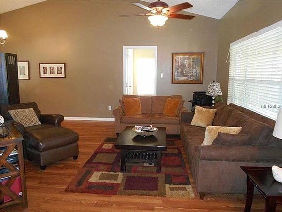 3rd image of 10212 Northglen Dr