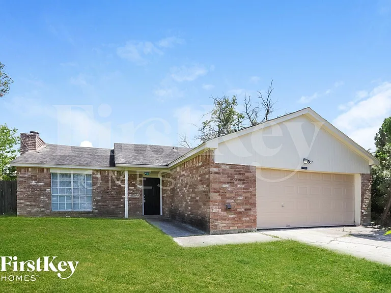 13361 Lake Breeze Ln — Photo 2