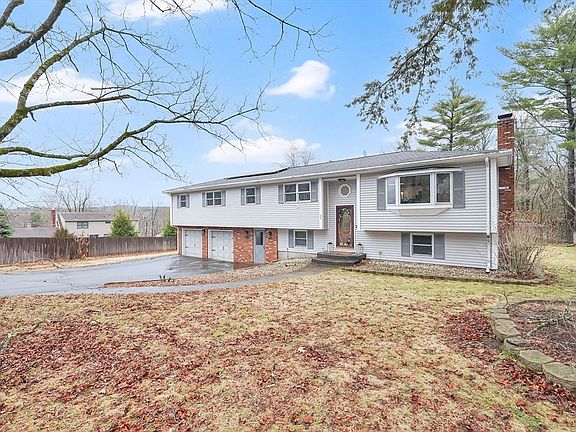 2nd image of 25 Fox Hill Rd