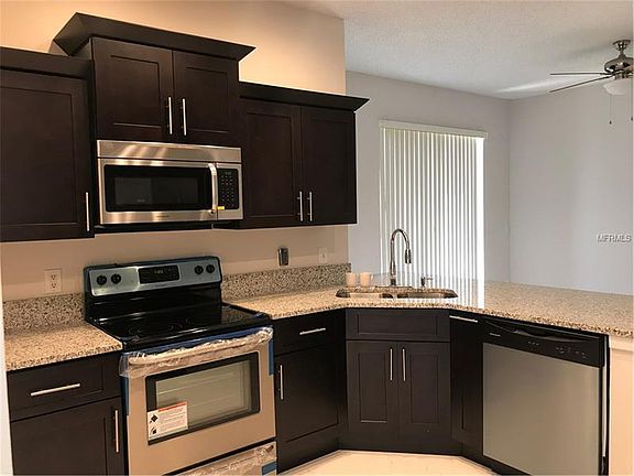 4th image of 370 Alegriano Ct