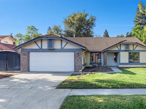 2536 Barstow Ave, Clovis, CA 93611