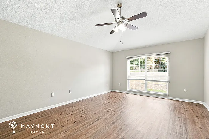 4 bed, 2.0 bath, 2156 sqft, $2,275 — Photo 4