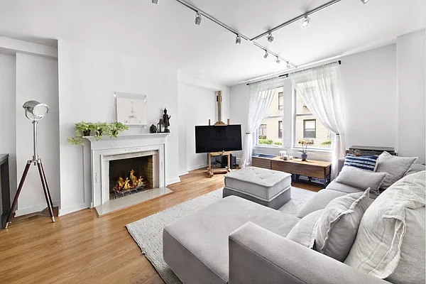 Rented by Level Group | media 7