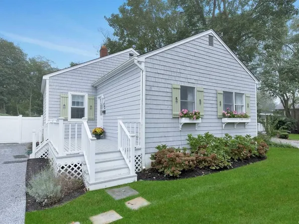 66 Dale Street, Southampton, NY 11968