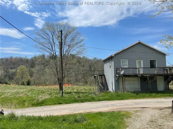544 Frozen Camp Creek Rd, Gay, WV 25244