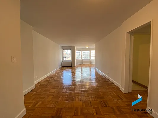 Rented by FirstService Realty (legacy) | media 14