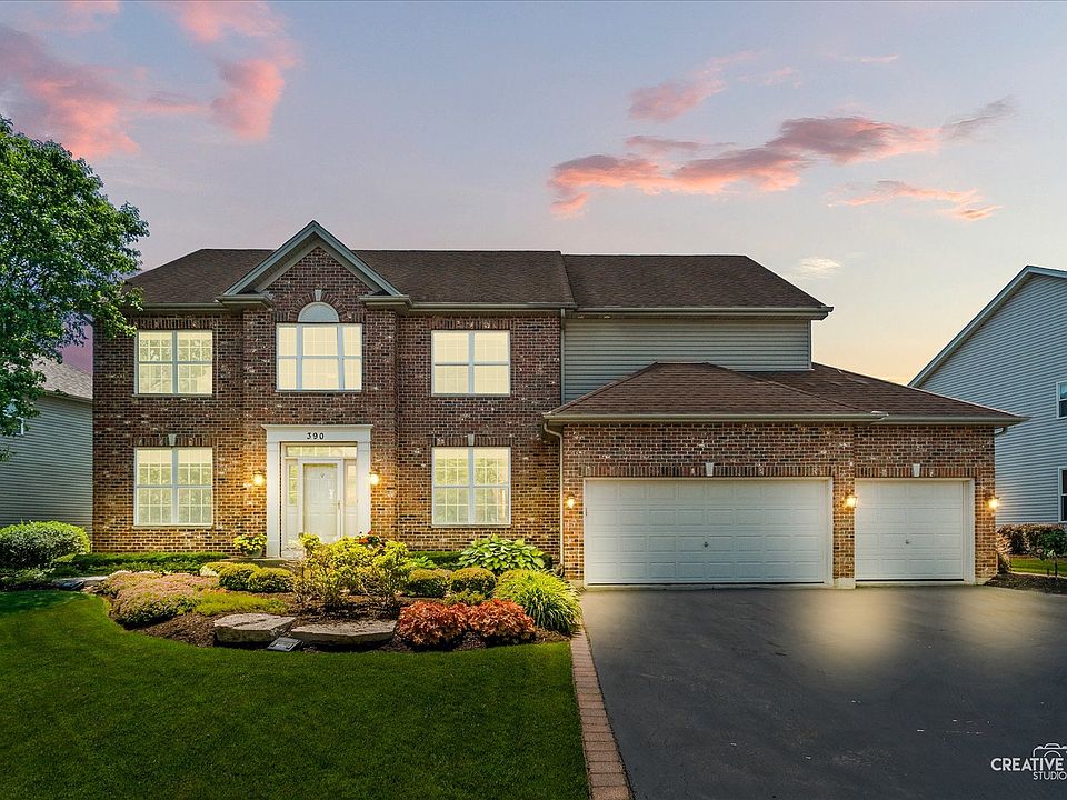 1st image of 390 Bloomfield Cir E