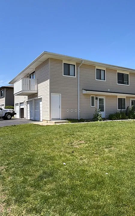 29W603 Winchester Cir N #4
