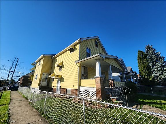 3rd image of 13708 Melzer Ave