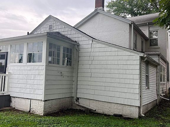 4th image of 803 S Church St