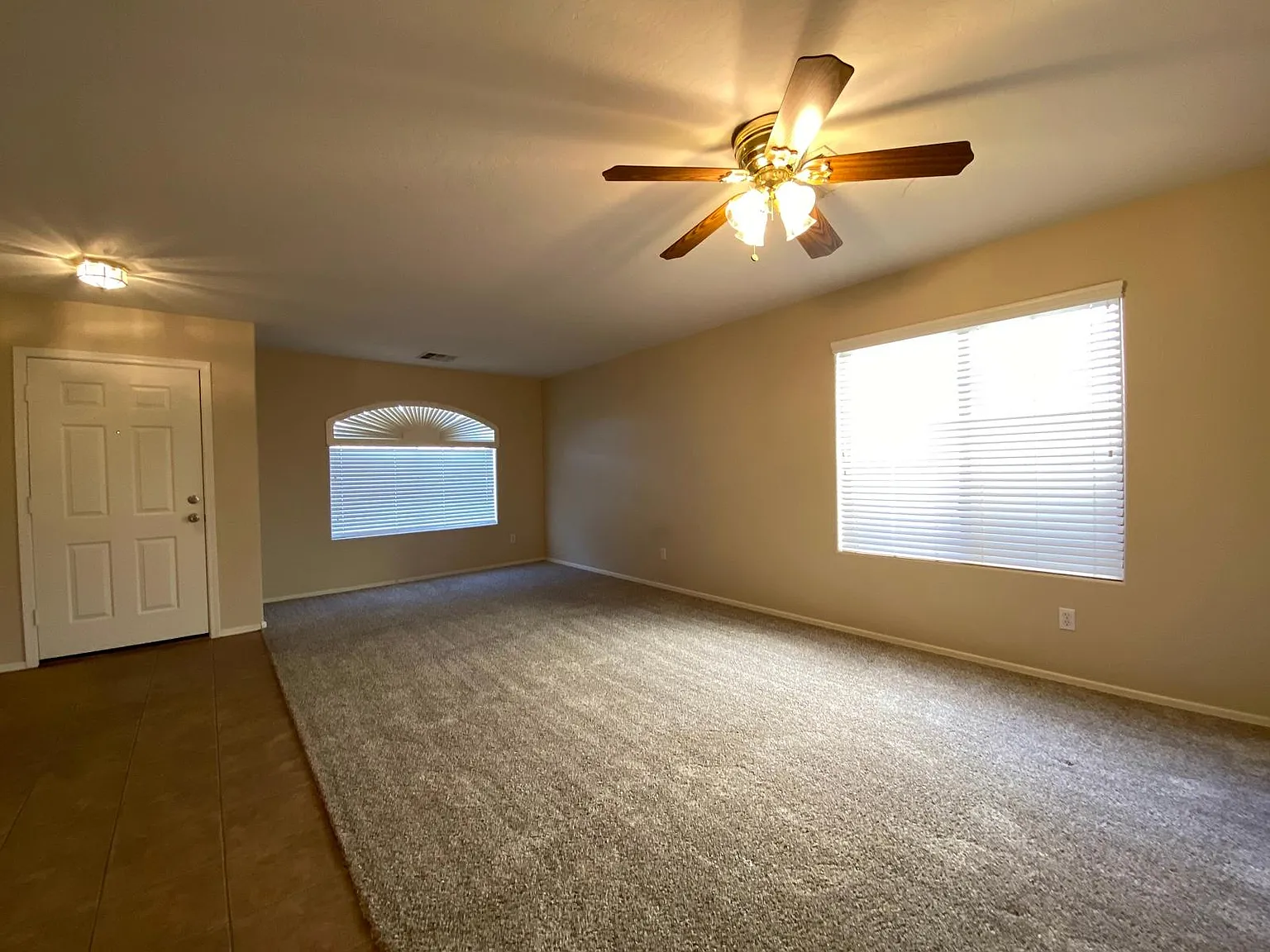 4 bed, 1881 sqft, $2,395 — Photo 2